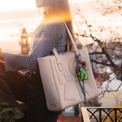 Consuela Tote Bag - Hola Classic